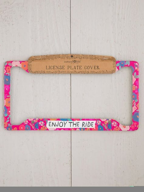 Fun License Plates, License Plate Covers Frames, Natural Life Car Accessories, Car Accessories Preppy, Car Cute Accessories, Trendy Car Accessories, Summer Car Accessories, Car Accessories Beachy, Retro Car Accessories