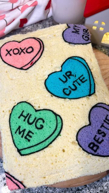 Cake Sandwich Design, Designed Sheet Cake, Valentine’s Day Sheet Cake, Sheet Cakes Decorated, Cake Sheet, Swiss Roll Cakes, Artistic Food, Valentines Treats, Cake Sandwich