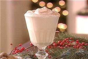 Cooked Egg Nog, Zabaglione Recipe, Alcohol Chocolate, Holiday Drinks Alcohol, Homemade Eggnog, Paula Deen Recipes, Chocolate Liquor, Eggnog Recipe, Egg Nog