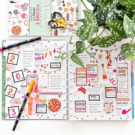 Mary Ellen Houston on Instagram: "I feel like my 2023 started off with a bang! 💥 Okay…well maybe just in my planner 😅. But I do love how this spread turned out, and I didn’t spill anything on my planner yet, so that’s a win! How do YOU feel about your first spread of the year? Don’t worry, you still have 51 more tries this year!! #afterthepen #happyplanner #happyplannercommunity #plannercommunity #handwriting #newyearspread #plannerinspiration #happyplannerinspiration #plannerwriting #bighapp New Year Planner Layout, New Years Planner Layout, Happy Planner New Years Layout, Happy Planner Spread, My 2023, Planner Writing, Planner Spreads, Happy Planner Layout, My Planner