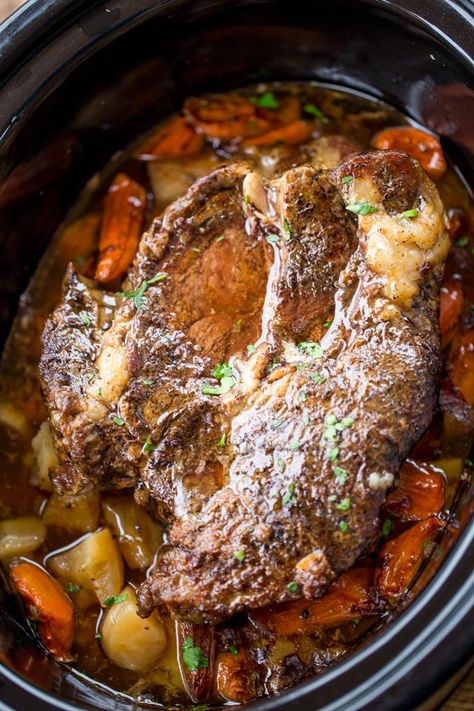 Ultimate Slow Cooker Pot Roast Roast Crock Pot, Slow Cooker Pot Roast Recipes, Slow Cooker Pot Roast, Beef Short Rib Recipes, Beef Roast, Slow Cooker Roast, Pot Roast Slow Cooker, Pot Roast Recipes, Roast Dinner