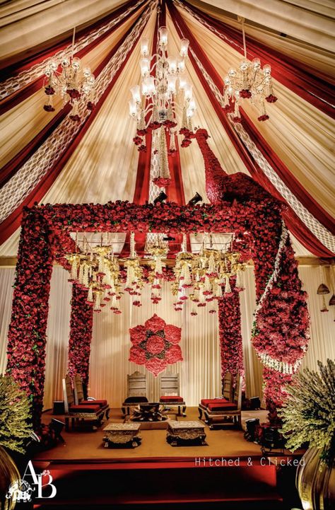 Mandap Design, Wedding Decor Photos, Wedding Entrance Decor, Lights Wedding Decor, Wedding Decorations On A Budget, Wedding Stage Design, Mandap Decor, Dream Wedding Decorations, Marriage Decoration