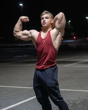 Hot guys: Youngsters with strong biceps Oliver Forslin, Ideal Male Body, Guy Selfies, Gymshark Men, Gym Guys, Ripped Body, Muscle Hunks, Men's Outfits, Gym Clothing