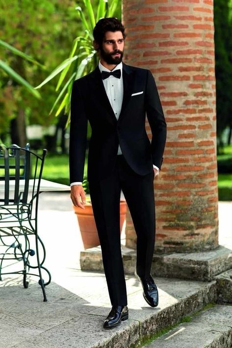 Black Tuxedo Wedding, Men's Tuxedo Wedding, Wedding Suits Men Black, Groom Suit Black, Wedding Outfit For Boys, Wedding Groomsmen Attire, Groom And Groomsmen Suits, Groom Tux, Wedding Tux