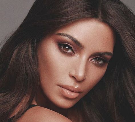 https://www.revelist.com/beauty-news-/kim-kardashian-drusgstore-skincare/12976 Growing Out Eyebrows, Kim Kardashian Eyebrows, Estilo Kim Kardashian, Kardashian Makeup, Blonde Eyebrows, Kim Kardashian Makeup, Revolution Eyeshadow, Meagan Good, Kim Kardashian Outfits