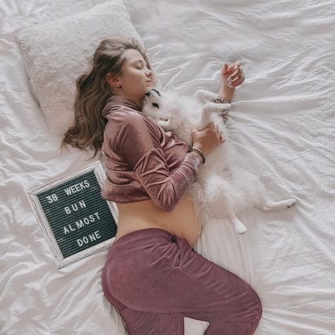 Pregnancy photo idea Photo Pregnant, Mucus Plug, Normal Birth, 39 Weeks Pregnant, 39 Weeks, Natural Delivery, Premature Birth, Pregnancy Photo, Getting A Massage