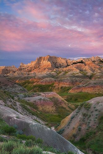 Badlands National Park, Us National Parks, North Dakota, Pretty Places, South Dakota, Places Around The World, Belleza Natural, Vacation Spots, Travel Usa