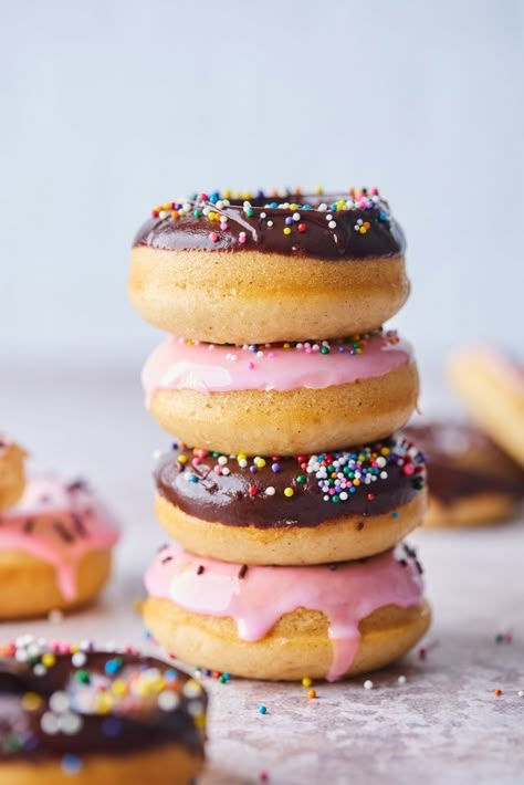 Glazed Donut Photography, Donut Photography, Donut Candles, Donut Batter, Food Reference, Homemade Doughnuts, Baked Doughnuts, Mini Doughnuts, Coffee And Donuts