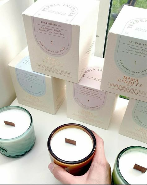 Packaging Velas, Candle Box Design, Candle Box Packaging, Tropical Candles, Candle Boutique, Homemade Scented Candles, Luxury Packaging Design, Candle Stickers, Candle Store