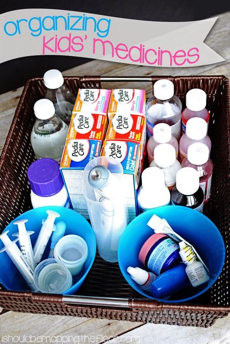 Great tips on keeping kids' medicines tidy. Great for the middle of night feel-bads. Diy Organizer, Medicine Organization, Kids Room Organization, Organization Kids, Baby Organization, Trendy Kids, Organization Solutions, Toy Organization, Diy For Girls