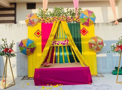 Muslim Haldi Ceremony, Haldi Ceremony Decorations At Home, Ganesh Sthapna, Shadi Decoration, Mehndi Stage Decor, Stage Decoration Photos, Mehndi Decoration, Mehndi Stage, Haldi Decoration Ideas