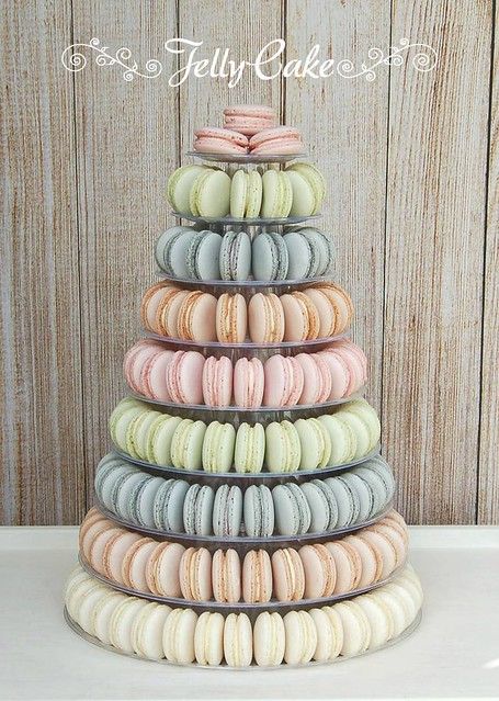 Macaroon Tower, Pastel Macarons, Matching Skirts, Kue Macaroon, Macaron Tower, Macaron Cake, Classic Wedding Cake, Party Food Buffet, Macaroon Recipes