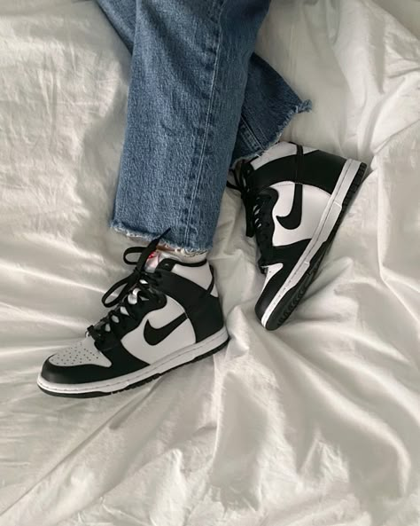 Black and white Nike High Dunks on white bed sheets Dunks Nike Outfit, Fall Shoes Black, Nike Dunk High Outfit, Dunk High Outfit, Nike High Dunks, Dunks Panda, Girls Sneakers Outfit, Panda Sneakers, High Dunks