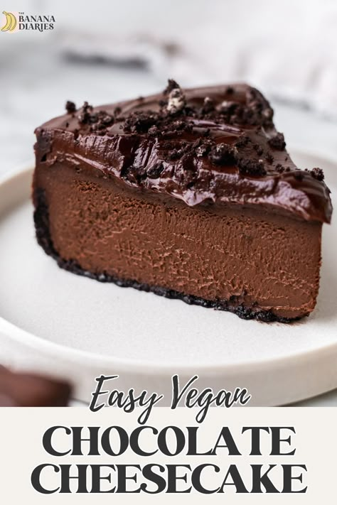 You will never believe that this creamy, decadent, and rich vegan chocolate cheesecake is dairy free, eggless, and just so easy!! With an easy Oreo cookie crust and simple chocolate cheesecake batter made only in a food processor (and all without cashews nor tofu), this creamy vegan chocolate cheesecake is a chocolate lovers dream! Better than Cheesecake Factory! Dairy Free Chocolate Cheesecake Recipe, Dairy Free Chocolate Cheesecake, Silken Tofu Cheesecake, Vegan Oreo Cheesecake, Vegan Chocolate Cheesecake, Tofu Cheesecake, No Bake Chocolate Cheesecake, Dairy Free Cheesecake, Vanilla Bean Cheesecake