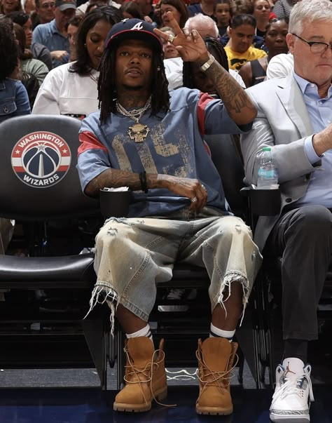 Jid Rapper, Aesthetic Clothes Men, Men Aesthetic Outfits, Gym Streetwear, Basketball Streetwear, Yeezy Fashion, Street Style Outfits Casual, Rapper Outfits, Fit Pics