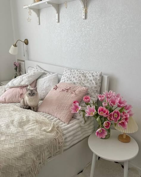 Soft Life Era, A Soft Life, Spring Bedroom, Dekorasi Kamar Tidur, Pinterest Room Decor, Girly Room, Redecorate Bedroom, Cute Bedroom Decor, Pretty Room