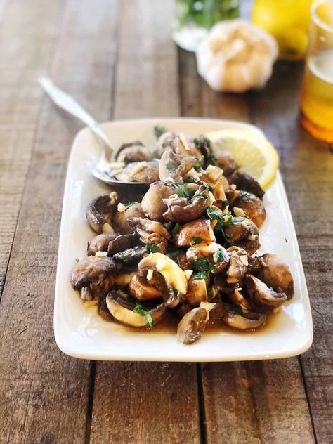 Italian Sauteed Mushrooms In Garlic And Wine Italian Thanksgiving, Mushroom Carbonara, Baked Italian Sausage, Italian Pork Chops, Mushroom Bolognese, Italian Side Dishes, Pappardelle Pasta, Carbonara Recipe, Italian Recipes Easy