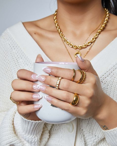 Coffee+Jewelry! That's all you need for winter morning☃️ . . . . . . . #jewelry #everydayjewelry #jewelryoftheday #jewelryaddict #goldenjewelry #jewelryjunkie #minimaljewelry #outfitdetails #giftidea #minimalisfashion #winterjewelry Model Jewellery Shoot, Jewelry Shoot Ideas, Coffee Jewelry, Dope Jewelry Accessories, Jewellery Photography Inspiration, Jewelry Product Shots, Jewelry Photography Styling, 3d Tattoos, Winter Jewelry