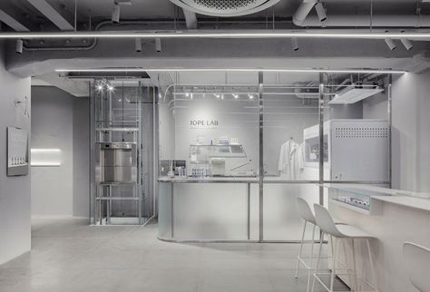 Gallery of IOPE LAB Flagship / Betwin Space Design - 21 Futuristic Lab, Lab Interior, Space Lab, Laboratory Design, Coffee Lab, Cafe Concept, Counter Design, Clinic Design, White Lab