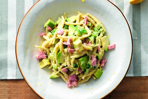 Tuna Zucchini, Tuna Pasta, Zucchini Pasta, Ripe Avocado, Avocado Recipes, Pasta Dishes, Pasta Recipes, Italian Recipes, All You Need Is