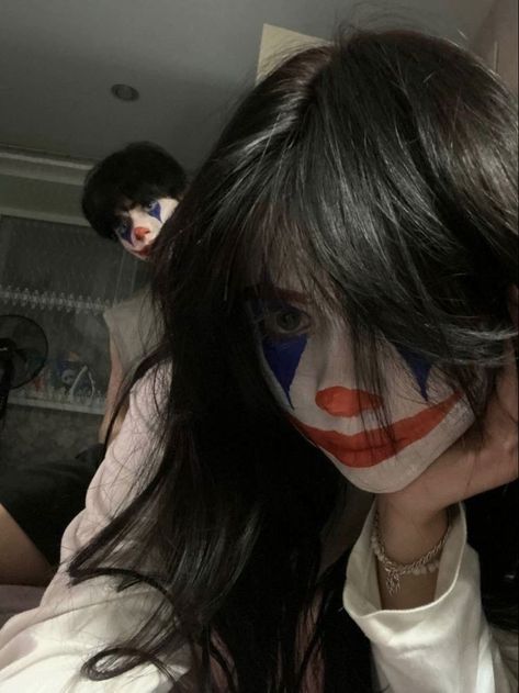 Matching Halloween Costumes, Matching Halloween, Clown Makeup, Foto Ideas Instagram, Couple Halloween, Couple Halloween Costumes, Attractive People, Cute Couple Pictures, Cute Anime Couples