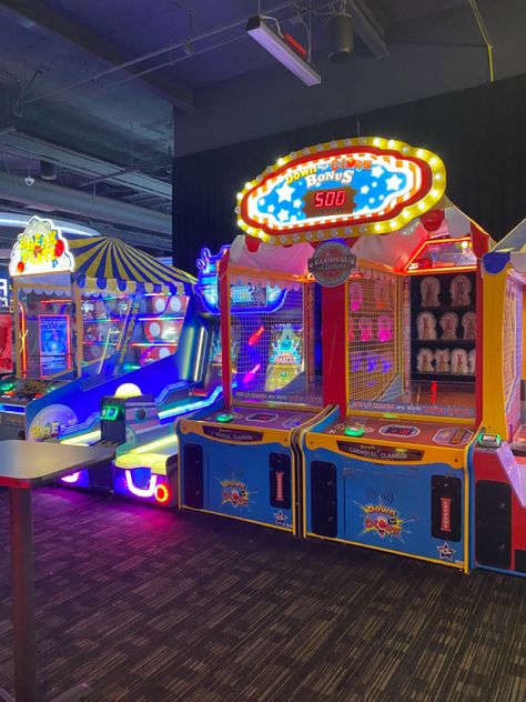 Dave N Busters, Fall Sunflower Weddings, Sunflower Weddings, Dave And Busters, Arcade Aesthetic, 80s Arcade, Summer List, Arcade Room, Dream Dates