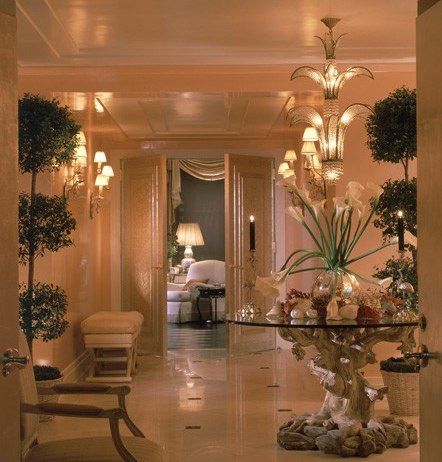 Mariah Carey's New York Triplex : Architectural Digest Mariah Carey House, Celebrity Houses Interior, Art Deco Entrance, Living Room Door, Nick Cannon, New York City Apartment, Apartment Art, Romantic Lighting, Art Deco Table