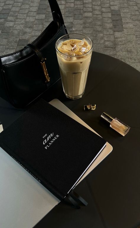 Studera Motivation, Vision Board Images, Perfect Planner, Luxury Aesthetic, Classy Aesthetic, Dream Lifestyle, Study Inspiration, Study Motivation, Life Planner