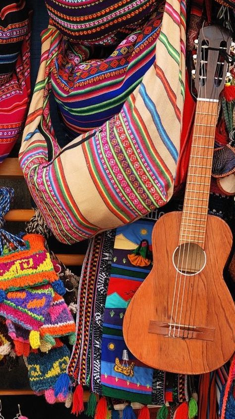 Peruvian Culture, Latina Aesthetic, Bolivia Travel, Peruvian Textiles, Spanish Speaking Countries, Lake Titicaca, America Latina, Hippie Decor, Hippie Bags