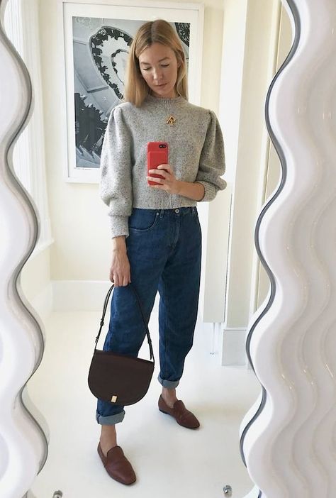 cropped-jumper outfit ideas: how to wear a cropped sweater Spring Jumper Outfit, How To Wear Cropped Sweaters, Cropped Jumper Outfit, Sweater With Dress, Sweater Fall Outfits, Cropped Sweater Outfit, Spring Jumper, Cropped Outfits, Winter Sweater Outfits