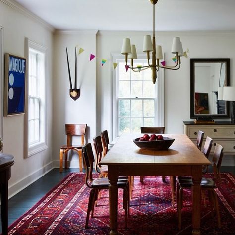 This farmhouse soft under table rug situation ♥️ | bare feet only dining | via @chusedandco Dining Room Red Rug, Red Persian Rug Dining Room, Red Rug Dining Room, Ornate Dining Room, Dining Room Old House, Persian Rug Dining Room, Kilim Rugs Living Room, Colorful Dining Table, Bangkok Condo