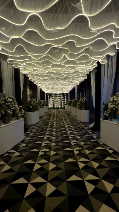 decorsutra on Instagram: “Timeless, Elegant & Refined Decor: @flowers_time Follow www.decorsutrablog.com for Ideas about Indian Wedding Decor Email your original…” Wedding Palace Decoration, Palace Decoration, Palace Decor, Indian Wedding Decor, Wave Curtains, K Crafts, Traditional Lamps, South Indian Weddings, Decor Flowers