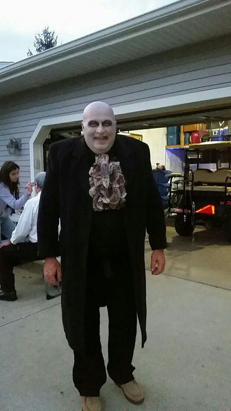 Addams Family Uncle Fester Fester Addams Costume, Fester Costume, Uncle Fester Costume, Addams Family Uncle Fester, Fester Addams, Uncle Fester, Costume Diy, Diy Cans, Random Image