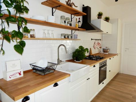 Ikea Kitchen Wood Countertops, White Kitchen Cabinets Wooden Countertop, Bodbyn Kitchen White, Bodbyn Ikea, Ikea Bodbyn Kitchen, White And Wood Kitchen, Ikea Bodbyn, Flat Renovation, Cream Kitchen Cabinets