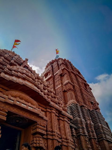 The modern Indian temple built by the Odia community in hyderabad #jagannath #indiantradition #temple #hyderabad #shotoniphone Hyderabad Snaps, Jagannath Temple, Random Snaps, Indian Temple, Cute Quotes For Life, Embroidery Jewelry, Biryani, Bead Embroidery, Landscape Photographers