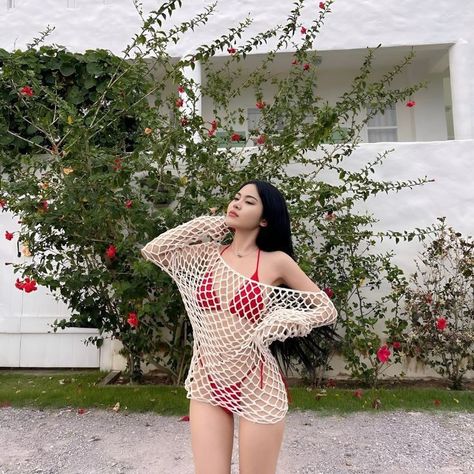 Beach Outfit Bikinis, Summer Poses, Beachwear Fashion, Girly Dresses, Classy Photography, Aesthetic Women, Swaggy Outfits, Glam Dresses, Kpop Fashion Outfits