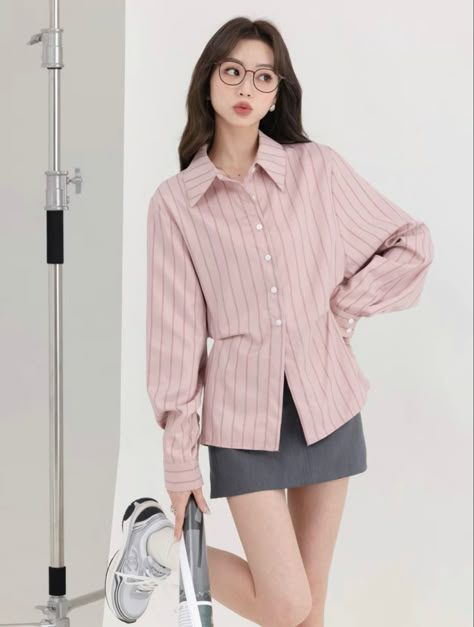 ID: 948619750 Cute Casual Outfits Japanese, Chaewon Easy Outfit, Korean Fashion Magazine, Pink Outfits Korean Style, Casual Japanese Outfits, Kdrama Clothes, Kdrama Fashion, Korean Spring Outfits Pink, Cute Cardigan Outfits Korean