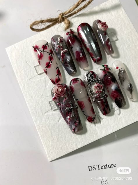 Designs For Nails, Rose Blood, Quartz Nails, Asian Nails, Gothic Nails, Floral Nail Designs, Floral Nail, Goth Nails, Grunge Nails