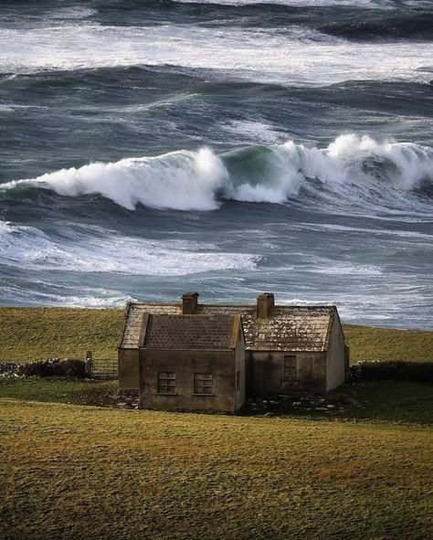 County Clare, Irish Cottage, Wild Atlantic Way, Skye Scotland, Nature Camping, Cottage By The Sea, Seaside Cottage, Old Cottage, Isle Of Skye