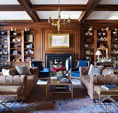 Designer Spotlight: Suzanne Kasler – Everyday Living Paneling Walls, Classic Library, Suzanne Kasler, Southern Design, Chesterfield Sofas, Dream Office, Modern Sofas, Home Libraries, Library Ideas