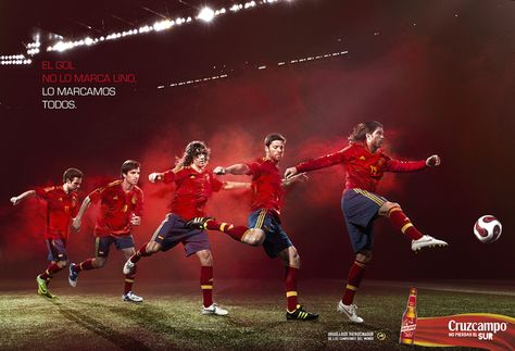 30 Unbelievably Awesome Print Advertising Examples Sequential Photography, Soccer Ads, Guerrilla Advertising, Cesc Fàbregas, Xabi Alonso, Euro 2012, Sport Poster Design, Sport Inspiration, Ad Creative