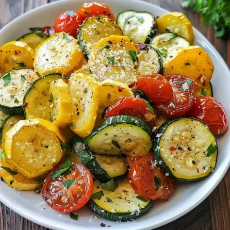 Roasted Garlic-Parmesan Zucchini, Squash, and Tomatoes - Flavor Nectar Side Vegetable Dishes Healthy, Bbq Sides Vegetables, Squash And Zucchini Recipes Oven, Weight Watchers Vegetable Recipes, Zucchini Seasoning, Zucchini Tomato Recipes, Zuchini And Squash Recipes, Zucchini And Tomato Recipes, Roasted Squash And Zucchini