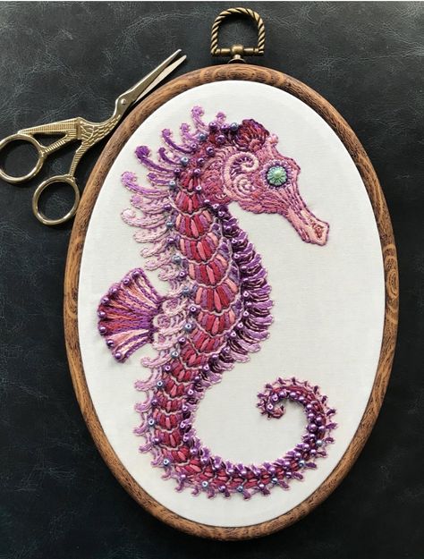 Embroidery Simple, Horse Embroidery, Hand Embroidery Projects, Sea Animal, Sea Horse, Animal Embroidery, Hand Embroidery Art, Needle Art, Embroidery Inspiration