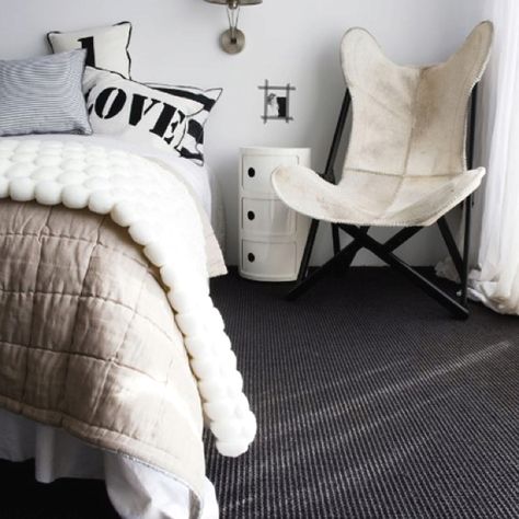 Don't rule out beige.....Love! Dark grey carpet..light grey walls, beige bedding!:) Dark Grey Carpet, Carpet Wall, Design Ložnic, Dark Carpet, Room Photo, Interior Minimalista, Nyan Cat, Black Carpet, Grey Carpet