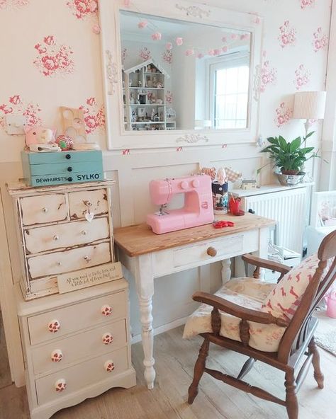 Shabby Chic Sewing Room, Vintage Craft Room, Shabby Chic Craft Room, Crafting Area, Sewing Area, Ride A Horse, Knitting Room, Sewing Room Design, Dream Craft Room