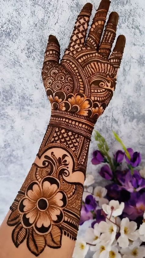 Mehndi Designs Long Hand, Front Hand Palm Mehndi Designs Unique, Mehndi Designs Inner Hand, Palm Mehndi Design Unique Front Hand, Latest Unique Mehndi Designs, Diwali Mehandi Designs, Front Palm Mehndi Designs, Palm Mehndi Design Unique, Full Palm Mehndi Design