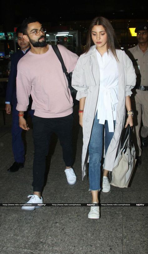 Anushka Virat, Travelling Outfits, Anushka Sharma Virat Kohli, Anushka Sharma And Virat, Virat Kohli And Anushka, Virat And Anushka, Airport Outfits, Bollywood Outfits, Casual Outfit Inspiration