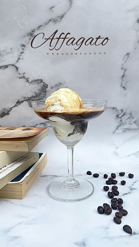 Affagoto Dessert, Espresso Affogato, Affogato Recipe, Coffee Ice Cream Recipe, Ice Cream Menu, Coffee Recipes Starbucks, Shot Of Espresso, Italian Dessert, Espresso Powder