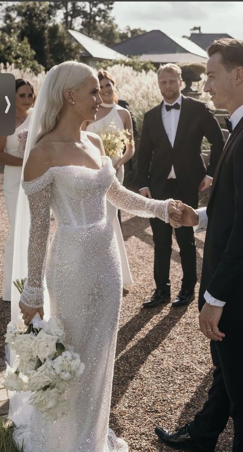 Elegant Long Sleeve Wedding Dresses, Pearl Wedding Dress, Sparkly Wedding Dress, Sparkle Wedding Dress, Classy Wedding Dress, Boda Mexicana, Beach Wedding Dress Boho, Pretty Wedding Dresses, Fancy Wedding Dresses