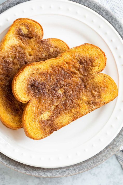 Air fryer Cinnamon Toast comes out perfectly crispy every time! The toast is the perfect combination of cinnamon and sugar and is delicious for breakfast or dessert. Cinnamon Air Fryer, Air Fryer Tuna Patties, Air Fryer Tuna, Air Fryer Recipes Hamburger, Cinnamon Toast Recipe, Air Fryer Recipes Breakfast, Air Fryer Recipes Dessert, Tuna Patties, Air Fryer Oven Recipes